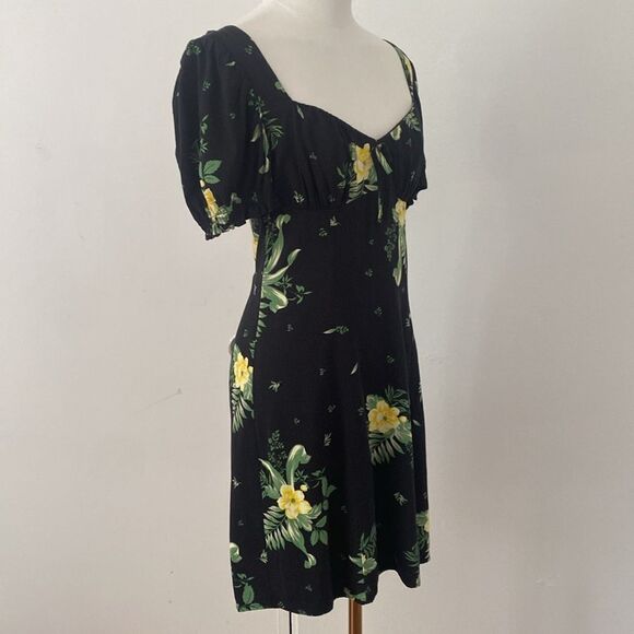 Urban Outfitters Cassia Black Floral Puff Sleeve Mini Dress Size Small - Picture 5 of 16